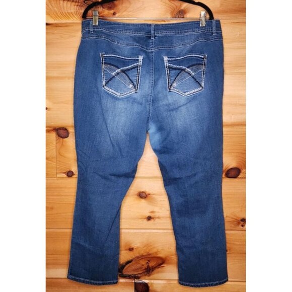 CATO Premium Jeans Women Classic Size 16 Mid Rise Denim Embroidered Pockets - Picture 2 of 16